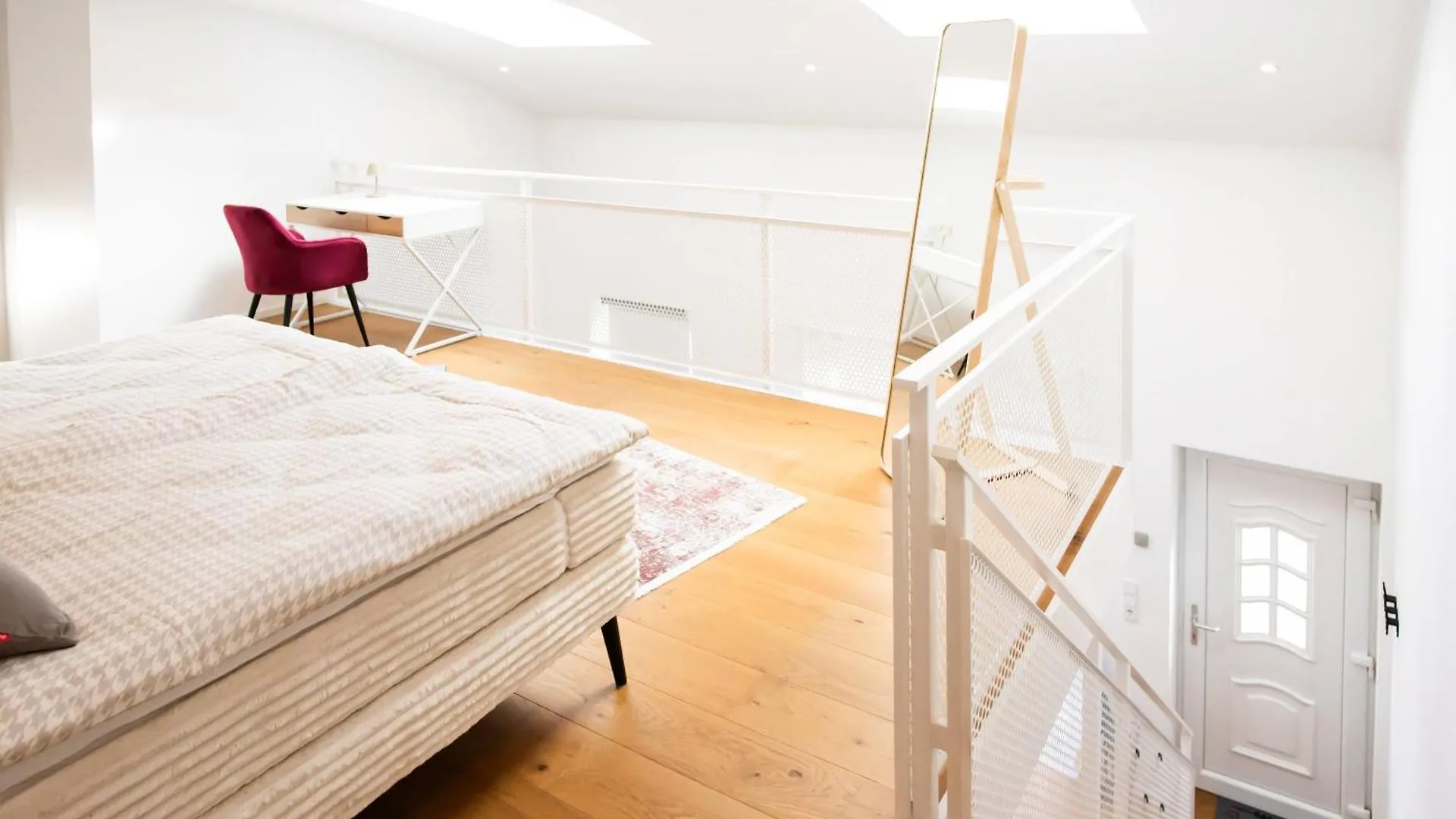 Loftartige Wohnung In Augsburg-Pfersee דירה אוגסבורג